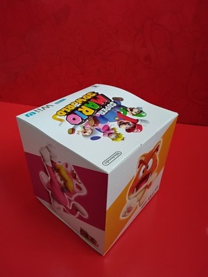 2013 Nintendo WiiU Super Mario 3D World counter standee 7'' cube, new
