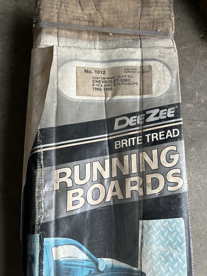 estriberas Dee Zee Brite-Tread para camionetas Chevrolet GMC 1982-1988 Foto 2 de 4