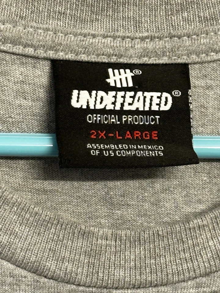 undefeated logo tee - XXL - Image 4 of 4
