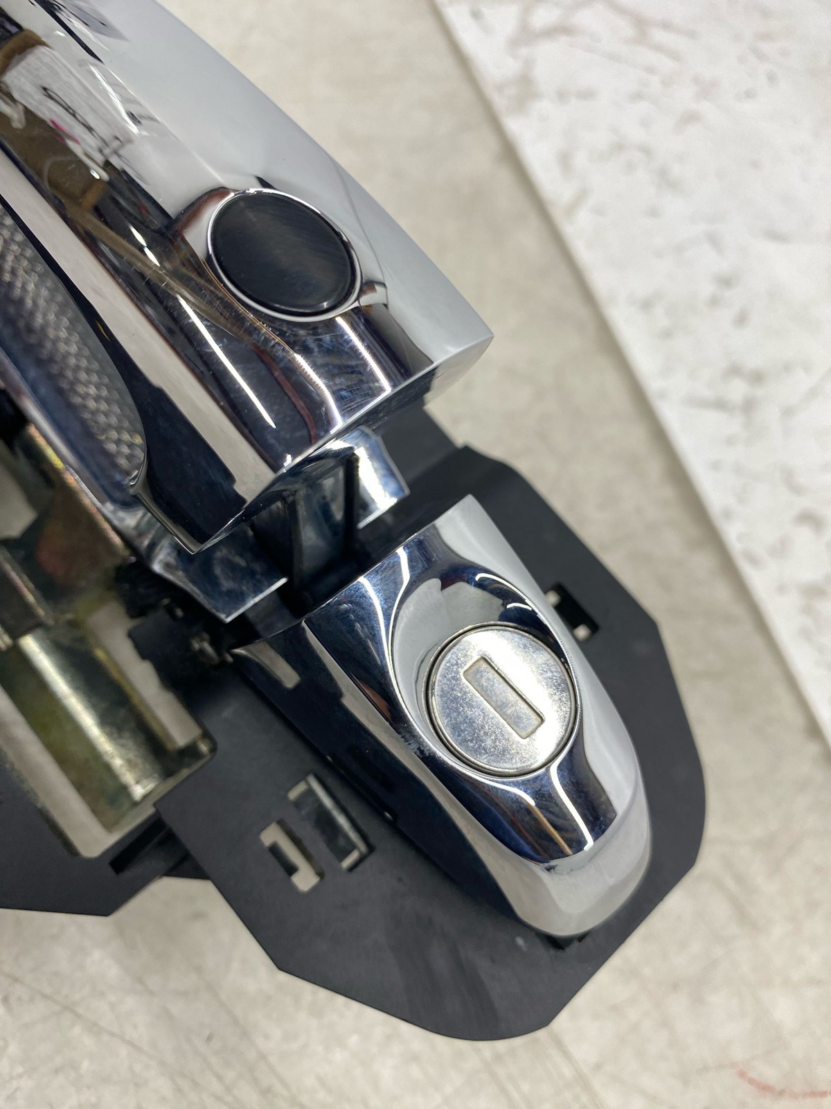 2010-2020 BENTLEY MULSANNE OEM FRONT LEFT OUTSIDE DOOR HANDLE CHROME 3Y0837885