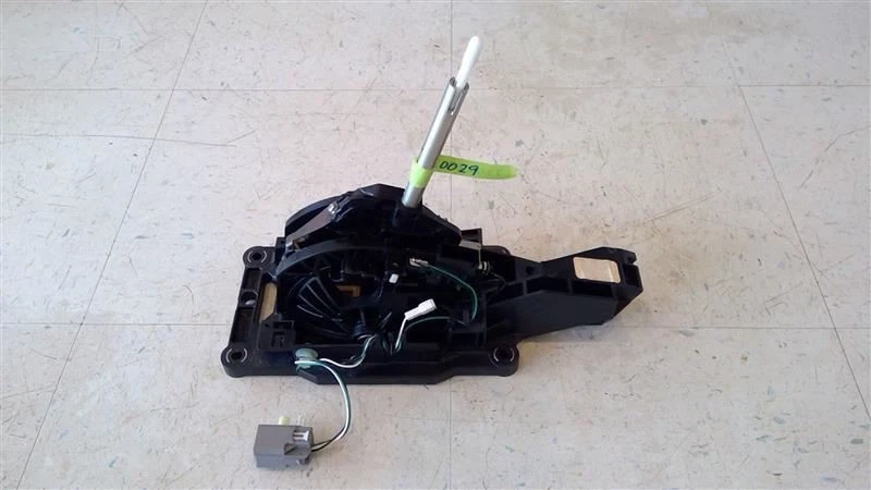 2013 13 Lincoln MKX AT Transmission Shifter with Knob and Leather Boot 82000 - Image 3 of 4