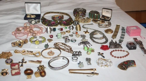 Lot VTG & Costume Jewelry Unsearched Unmarked presidential enamaled cameo Rhines