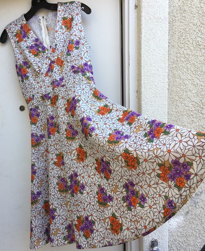 Vintage Dress Floral 60s 70s Sleeveless V-Neck 29” Waist (see Measurements) - Picture 4 of 12