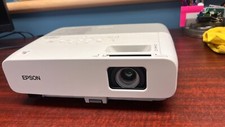 Epson Projector Powerlite 84 LCD 2600 ANSI Lumens 298 LAMP HOURS Model:H294A