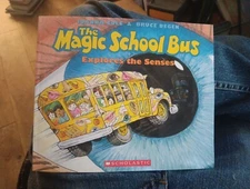 Magic School Bus Explores the Senses by Joanna Cole (2001, Trade Paperback)