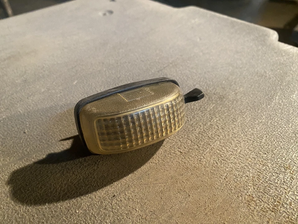 Lámpara de capó ajustable interior Audi/80/90/B3/B4 893947319 rara Foto 2 de 4