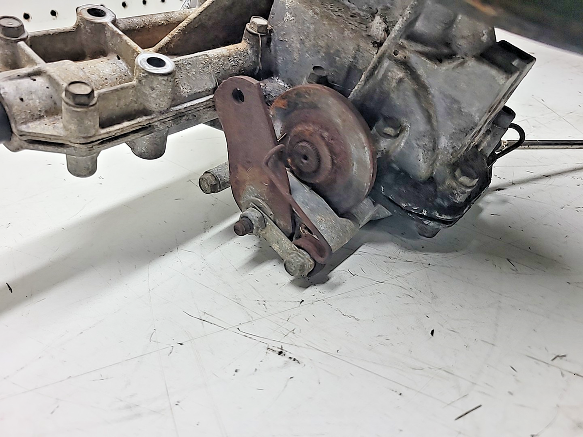 Troy Bilt MTD Variable Speed Transaxle MPN 618-04914 Square