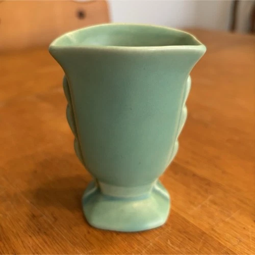 Vintage 1950’s Bauer Pottery Cal-Art Line Matte Green Vase Small 4” Tall Sweet!