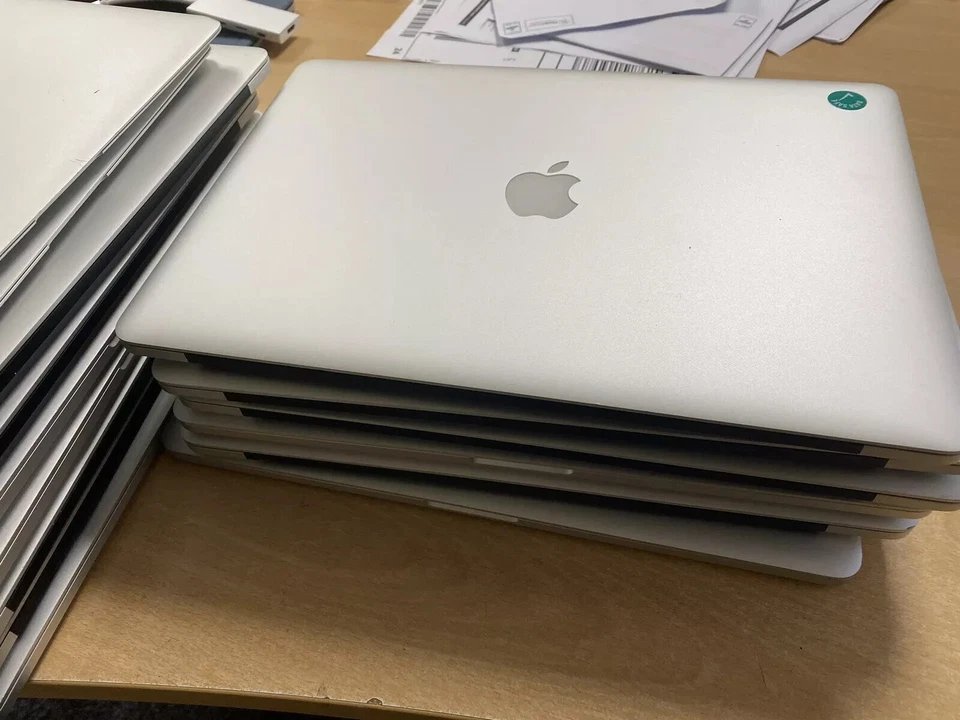 Apple MacBook Air 13" 2013, Core i5 1.3ghz, 8GB, 128GB - Image 2 of 3