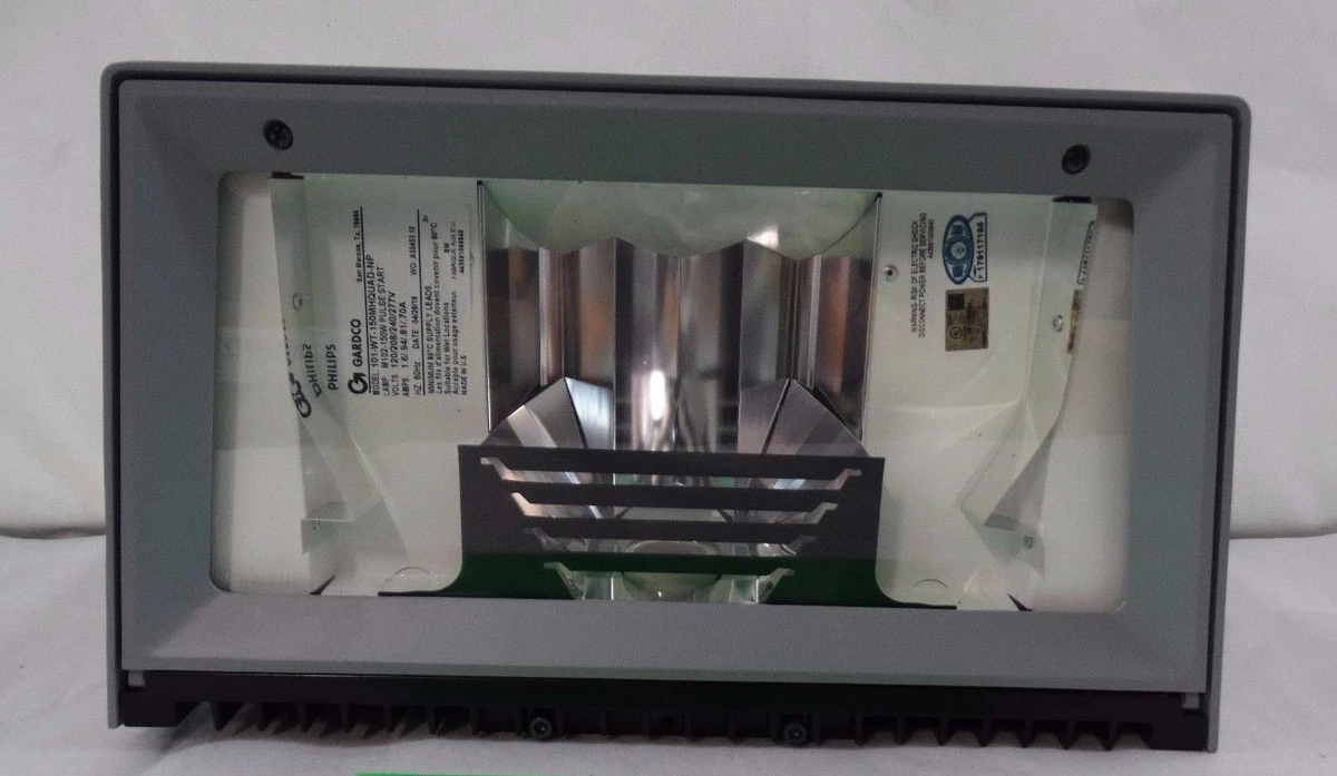 PHILIPS GARDCO Lighting Outdoor Wall Sconce Model 101 WT 150MHQUAD