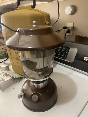 Vintage Coleman Lantern Model 275 Brown 1976 W/ Shell Carry Case