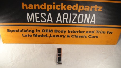 MERCEDES-BENZ 450 SEL CENTER CONSOLE MOUNT RH WINDOW SWITCH - Picture 1 of 6