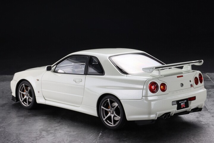 AUTOart 1/18 Nissan Skyline GT-R R34 V-spec II Diecast Model