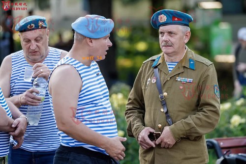 Soviet Soviet Airborne Hat Paratrooper Blue Beret Cap With Metal Cockade - Picture 4 of 12