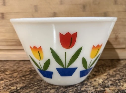 VTG 50s Anchor Hocking Lg 8.5" D Fire King Tulip Mixing Nesting Milk Glass Bowl