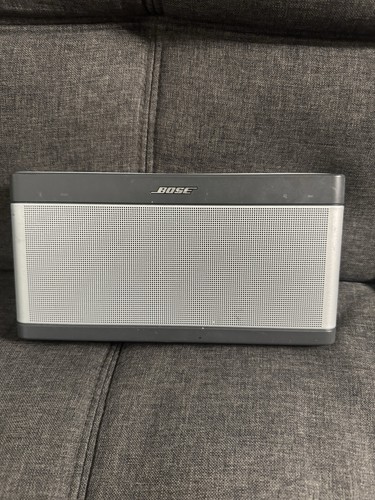 Bose SoundLink III 3 Bluetooth Speaker Silver With Charger NEEDS BATTERY 414255