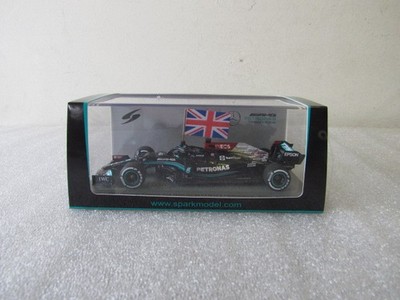 Spark / F1 Mercedes AMG W12 - Winner British GP 2021 Maßstab 1:43 Modell S7683