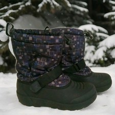 Northside 3M Thinsulate Size 4 Youth Snow Boots Faux Fur Lining Water Resistant.