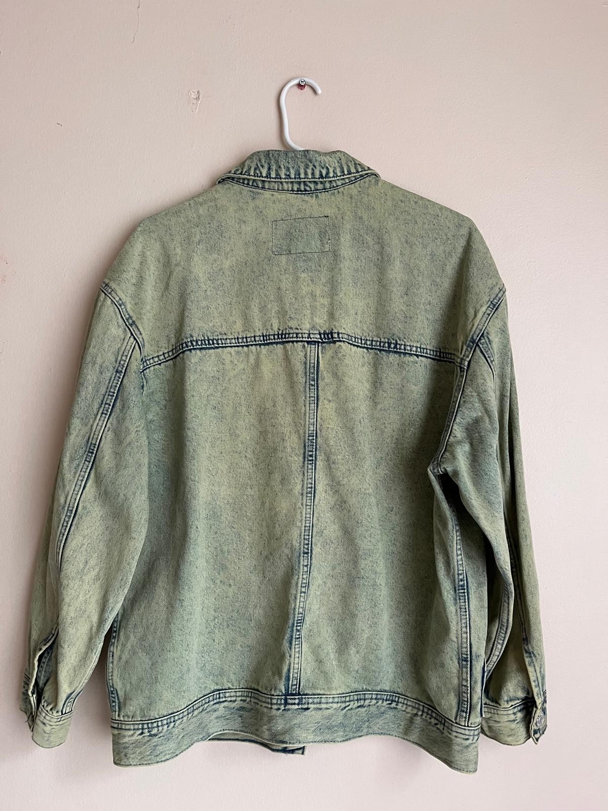 H&M greenish bleached Denim Men Jacket Size M Relaxed Fit thumbnail 2