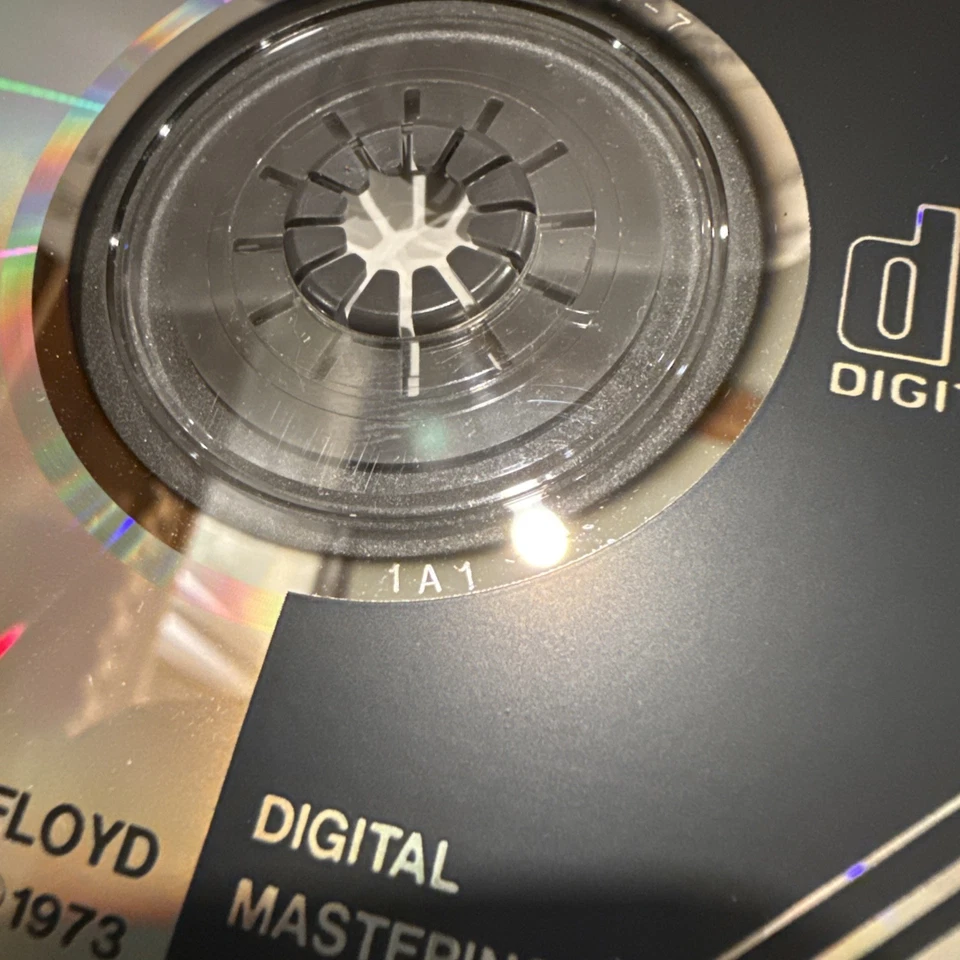 PINK FLOYD 1973 THE DARK SIDE OF THE MOON CD JAPAN CP35-3017-7 1983 - Image 2 of 4