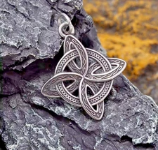 WITCHCRAFT CELTIC IRISH KNOT PAGAN WICCA WITCH charm 925 plated Silver 24" Chain