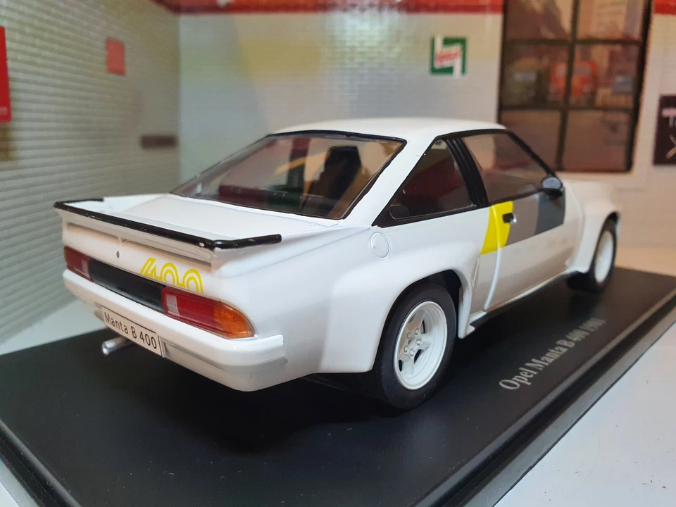 Opel Manta B 400 White 1981 1:24 Diecast Detailed Scale Model Car Irmscher - Image 2 of 4