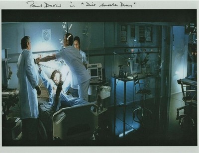 PAUL DARROW ( )   Original James Bond 007 Autogramm & COA ~ Die Another Day 2002