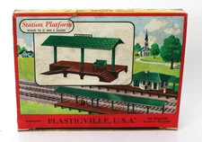 Plasticville 1200 Freight Station w/ Bench Kit 50s Green Roof Complete LNIB A