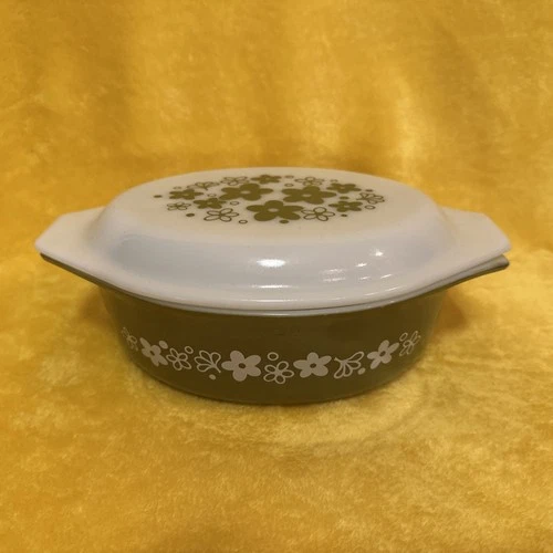 Vintage PYREX Casserole Dish Spring Blossom Green White W/Lid 1-1/2 QT 043