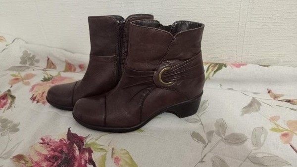 Women Clarks Boots Brown Leather 38 #1OWY