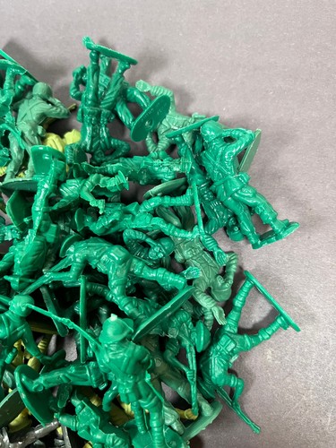 Plastic Soldier Military WWII 2" Model Diorama Figure LOT 1/32 #35 - Picture 3 of 7