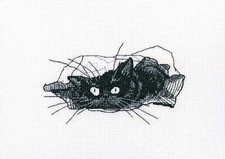 Among black cats M667 RTO Counted Cross Stitch Kit