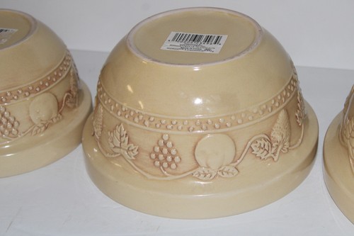 Vintage embossed Fruit Design Stoneware Nesting Mixing Bowls Set Color - Picture 15 of 22