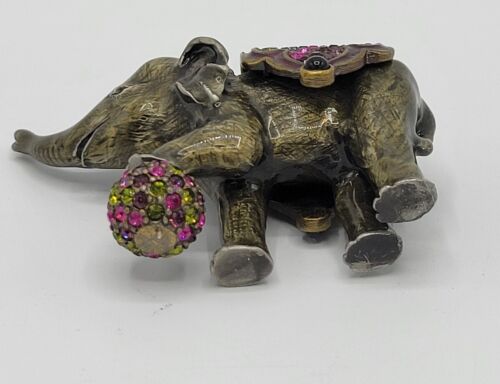 Jay Strongwater Barnum Baby Elephant w/ Ball Trinket Box w/ Swarovski Crystals - Picture 10 of 13