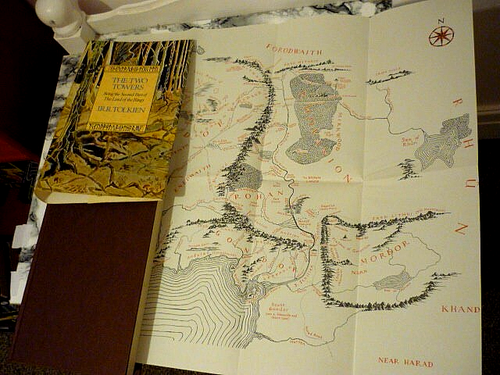 J.R.R. TOLKIEN THE TWO TOWERS HB ALLEN & UNWIN MAP TO REAR GD CON wrote hobbit