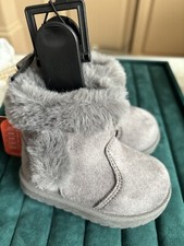 New With Tag Wonder Nation Cute Baby boots. Soft, ComfortableEasy on/off Size 2.