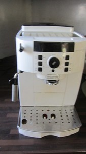 DeLonghi Magnifica S ECAM 22.110 Schwarz 2 Tassen Kaffeevollautomat