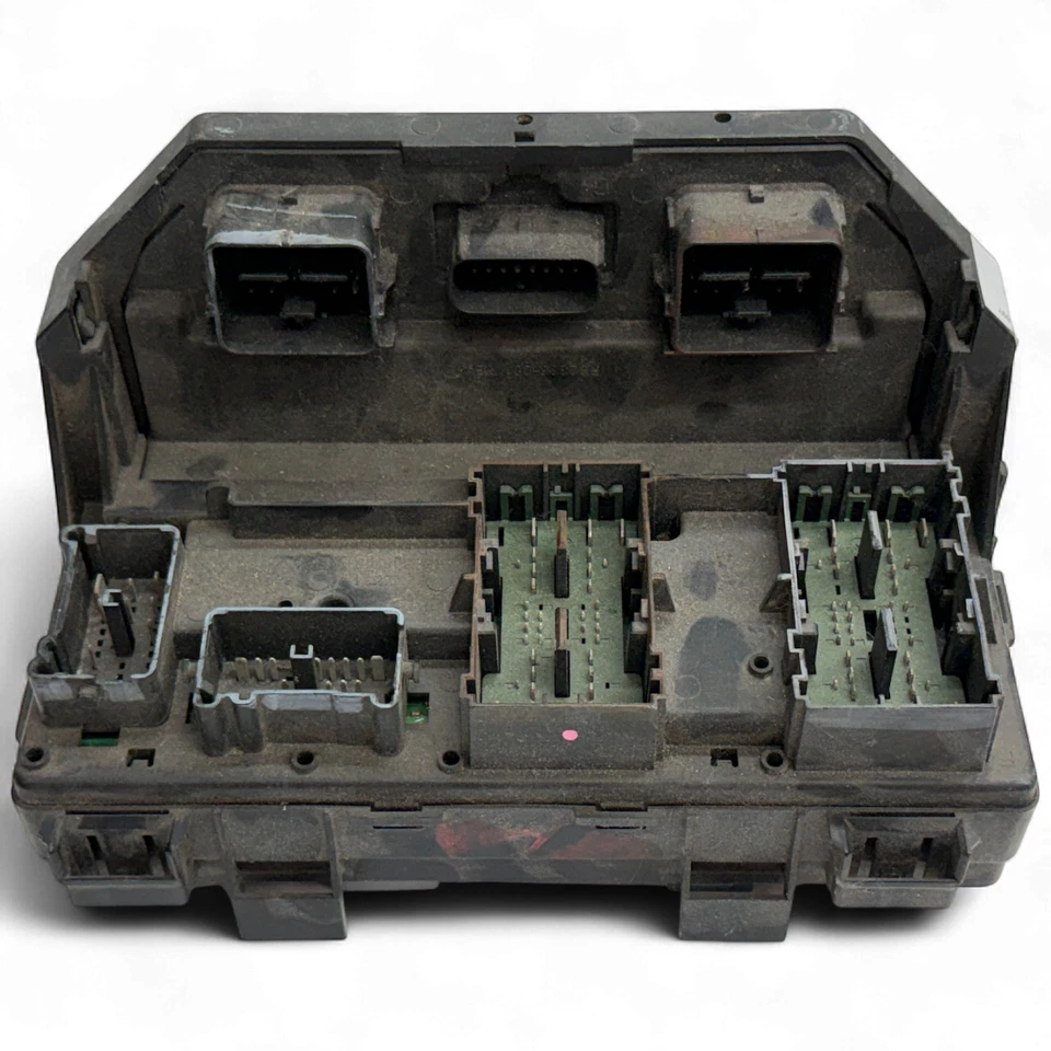 Módulo de control de caja de fusibles TIPM Jeep Liberty / Dodge Nitro 2006/07 KAD07C02A2 Foto 3 de 4