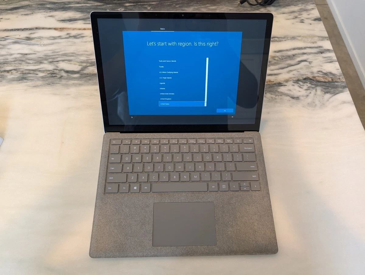 Microsoft Surface Laptop Intel Core i5 7th Gen. 4 GB RAM PC