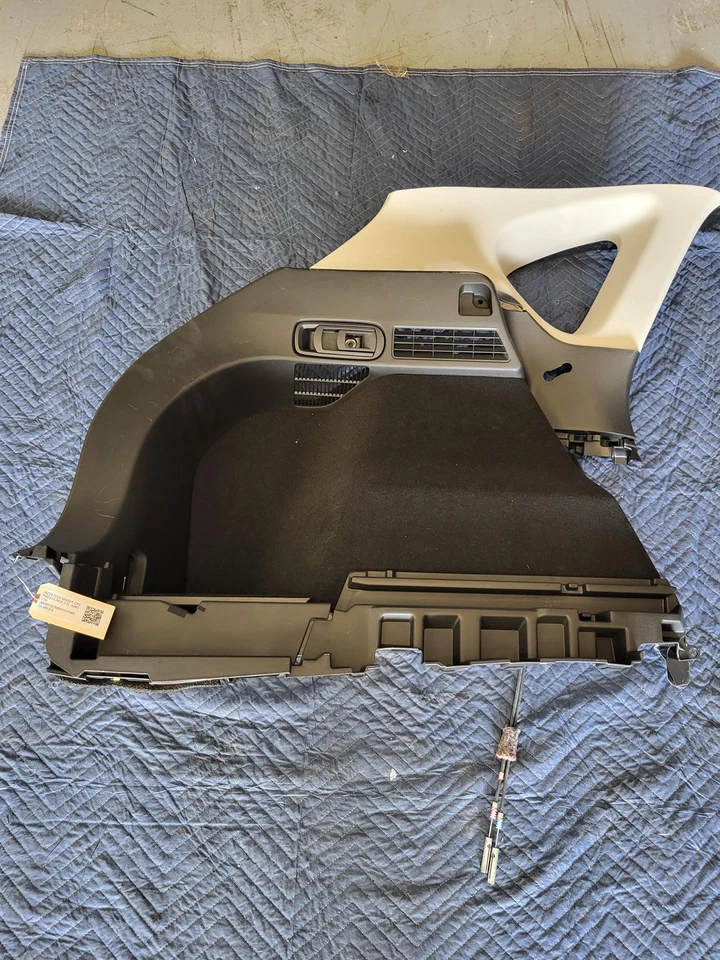 Panel de ajuste inferior y superior cuarto conductor izquierdo Mazda CX-5 2022 2,5 L AWD 2023 2024 Foto 2 de 4