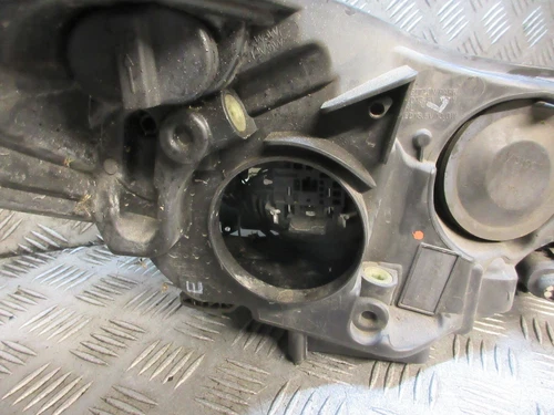 2011 FORD FOCUS MK3 Titanium 5DR PASSENGER FRONT HEADLIGHT BM51-13W030-DH - Picture 4 of 4
