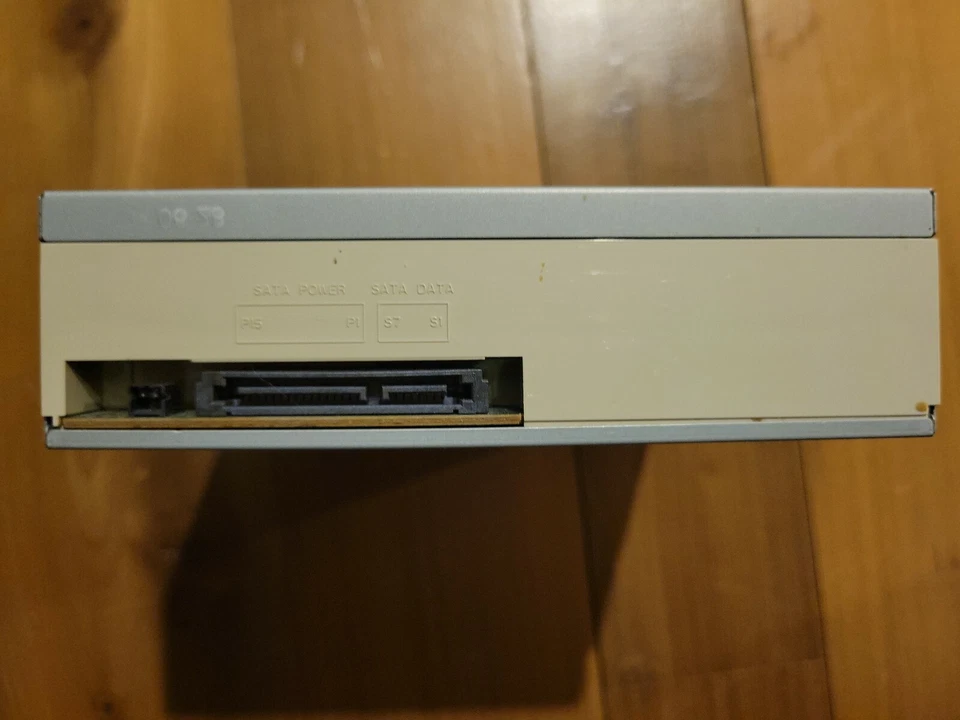 DVD RW iHAS324-98 (lote 1b) Foto 3 de 4