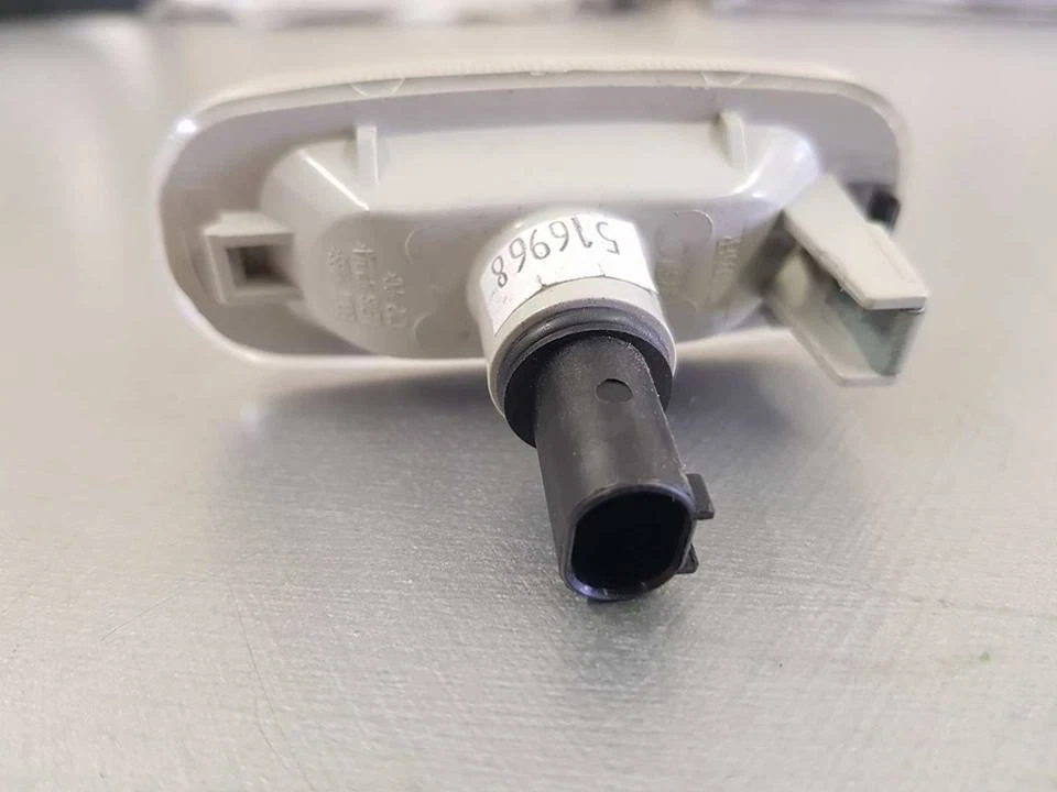 Lampada laterale trasparente Rover 25/45 - XGB000110 - Immagine 2 di 2