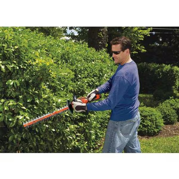 BLACK+DECKER LHT2436 40V 24-Inch Cordless Hedge Trimmer