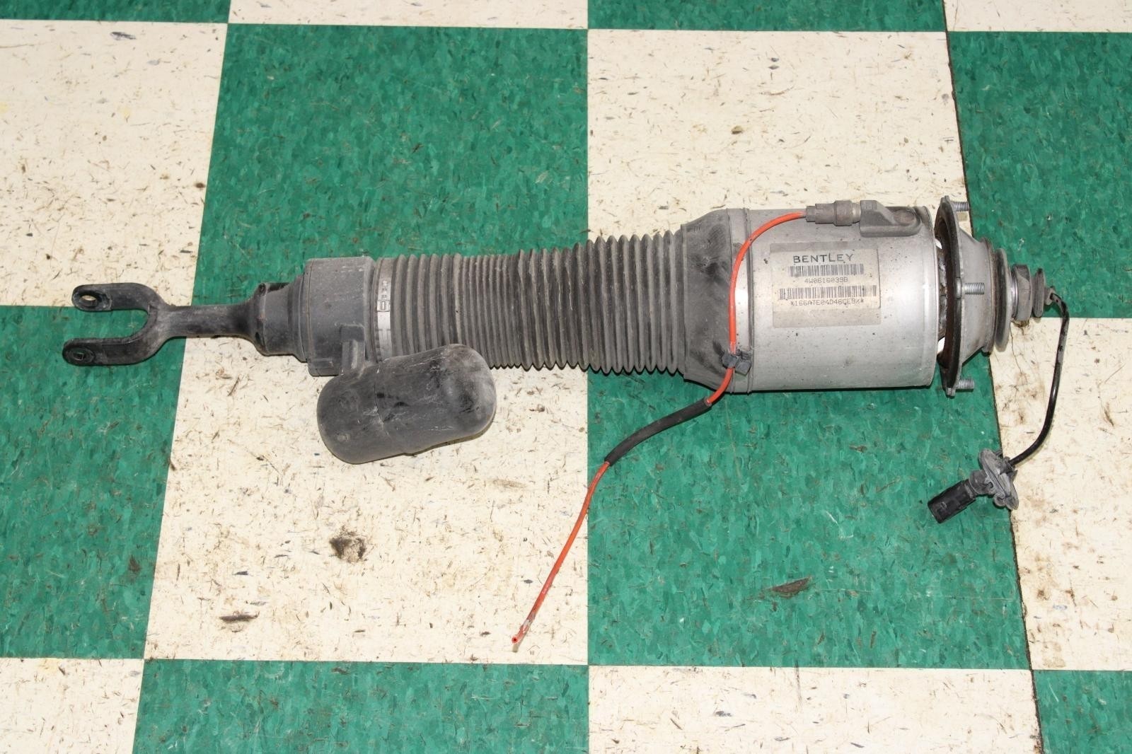 Bentley Flying Spur 2013-2018 Left Air suspension strut