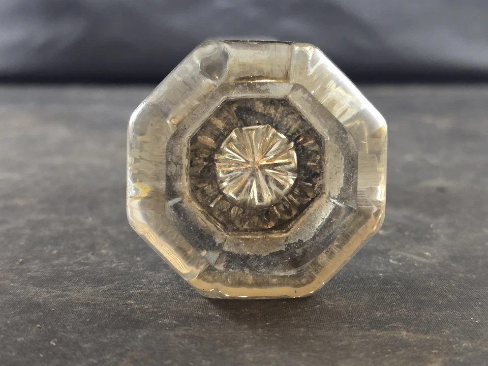 Antiguo juego de perillas de puerta de vidrio de cristal de 8 puntos con husillo de herrajes de latón de colección Foto 3 de 4