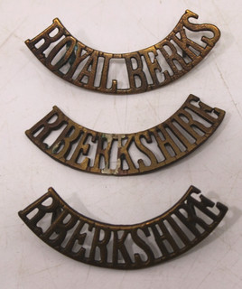WW1 / WW2 Royal Berkshire Regiment (Royal Berks) Brass Shoulder Title Badges