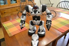 Wowwee Remote Control Robot Robosapien Sliver Black Fully Working W/ Remote 2004