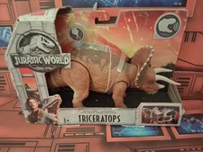 Mattel 2017 Jurassic World Roarivores Triceratops Dinosaur Figure NEW SEALED