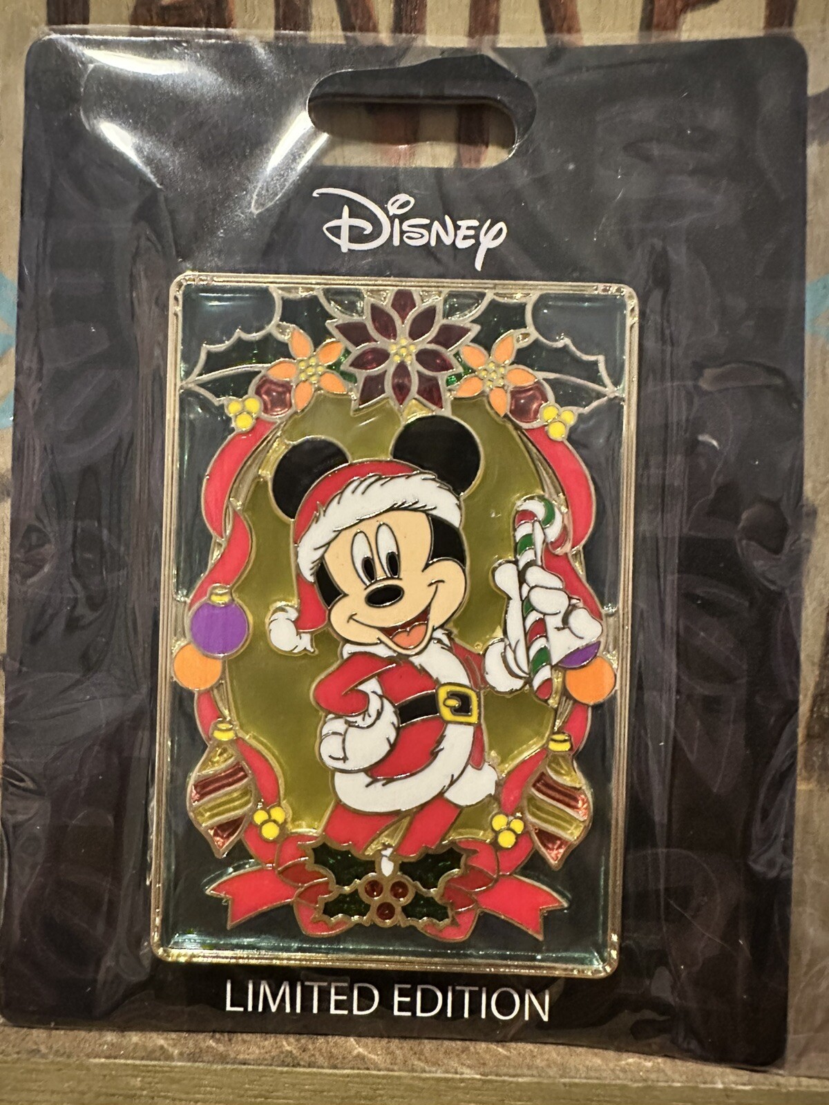 Santa Mickey Mouse Stained Glass PALM Pink a la Mode Holiday LE 300 Disney Pin